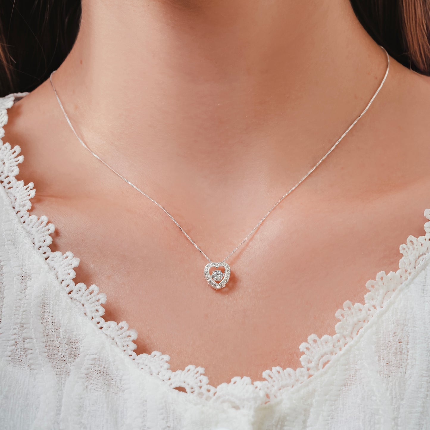 CADENITA CORAZÓN Y PUNTO DE LUZ