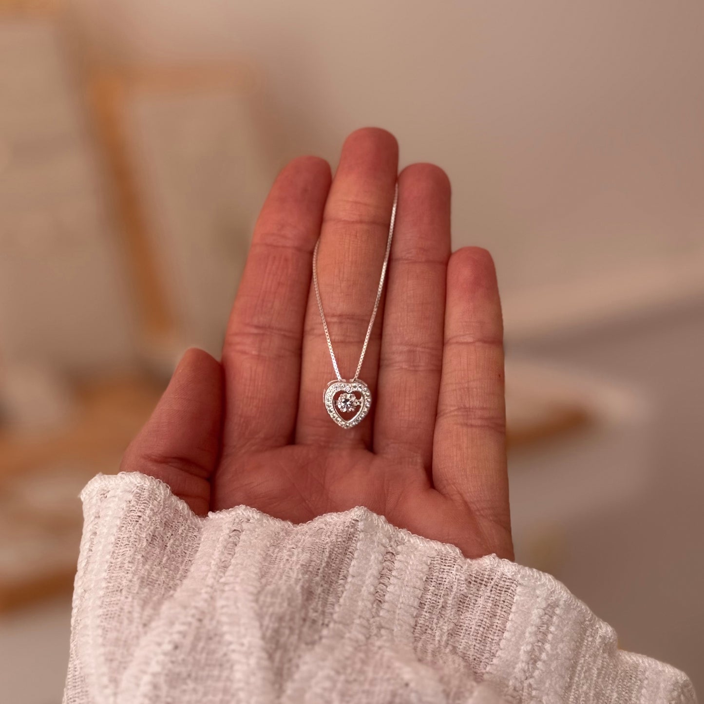 CADENITA CORAZÓN Y PUNTO DE LUZ