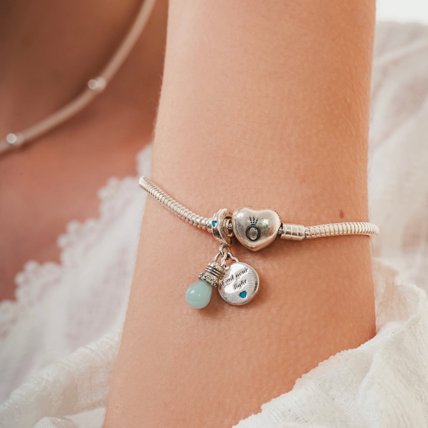 PULSERA PANDORA CON DIJE