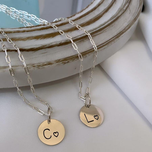 CADENA CON MEDALLA Y GRABADO