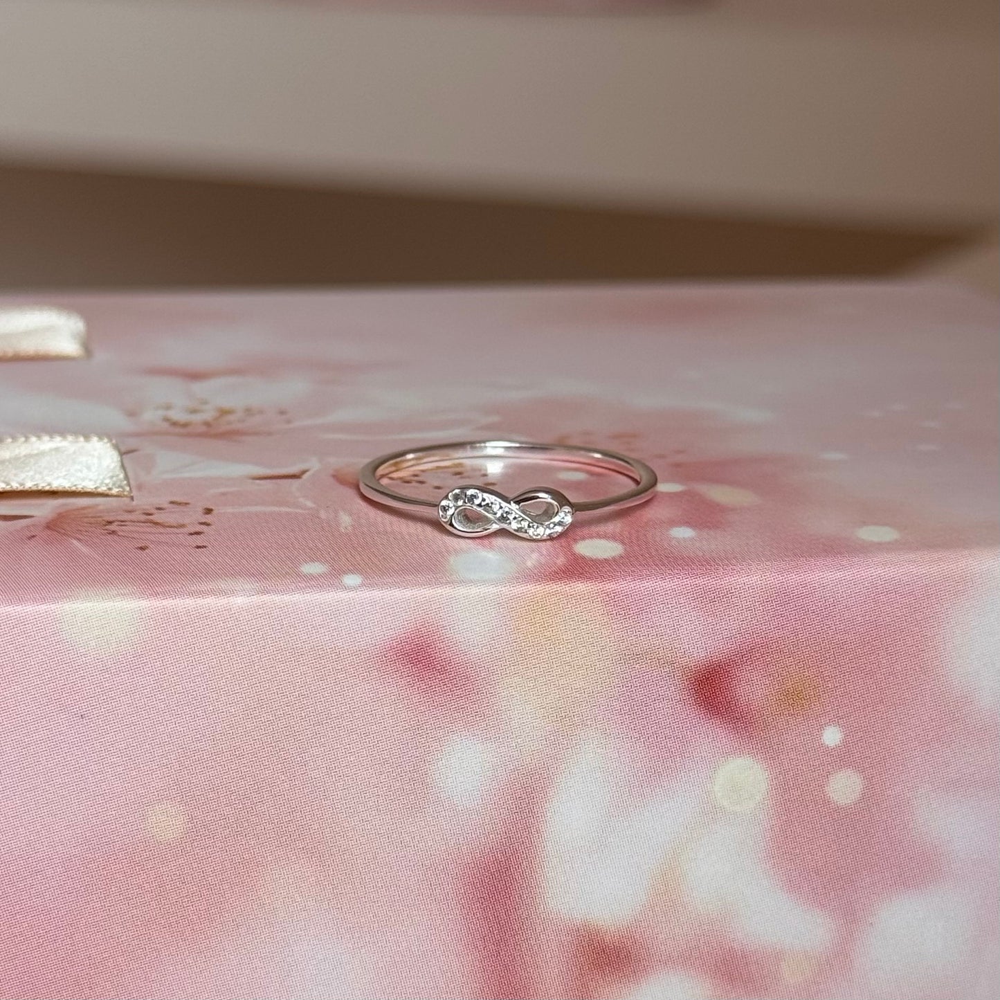 ANILLO INFINITO CON CIRCONIAS