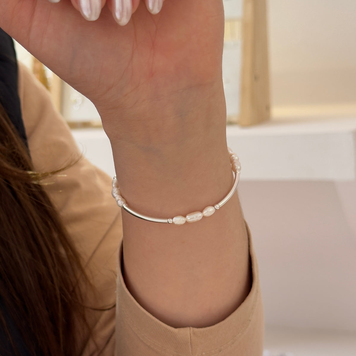 PULSERA OCTAVIA PERLAS DE RÍO Y PLATA
