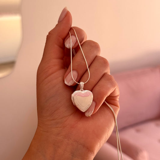 CADENITA CON DIJE RELICARIO